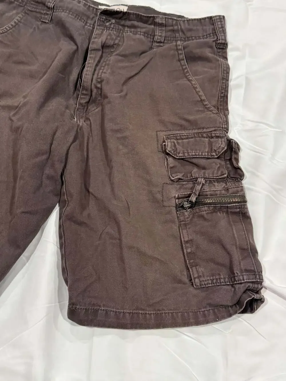 90’s Y2K Carbon Men's Charcoal Dust Cargo Shorts Size 32